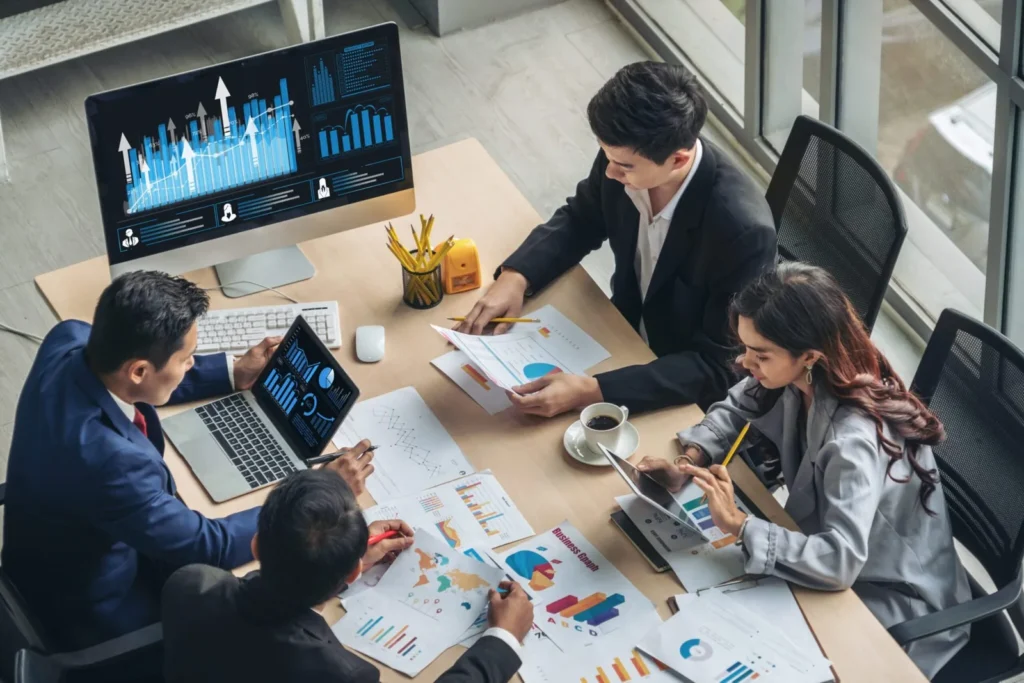 Business Visual Data Analyzing Technology By Creative Computer Software